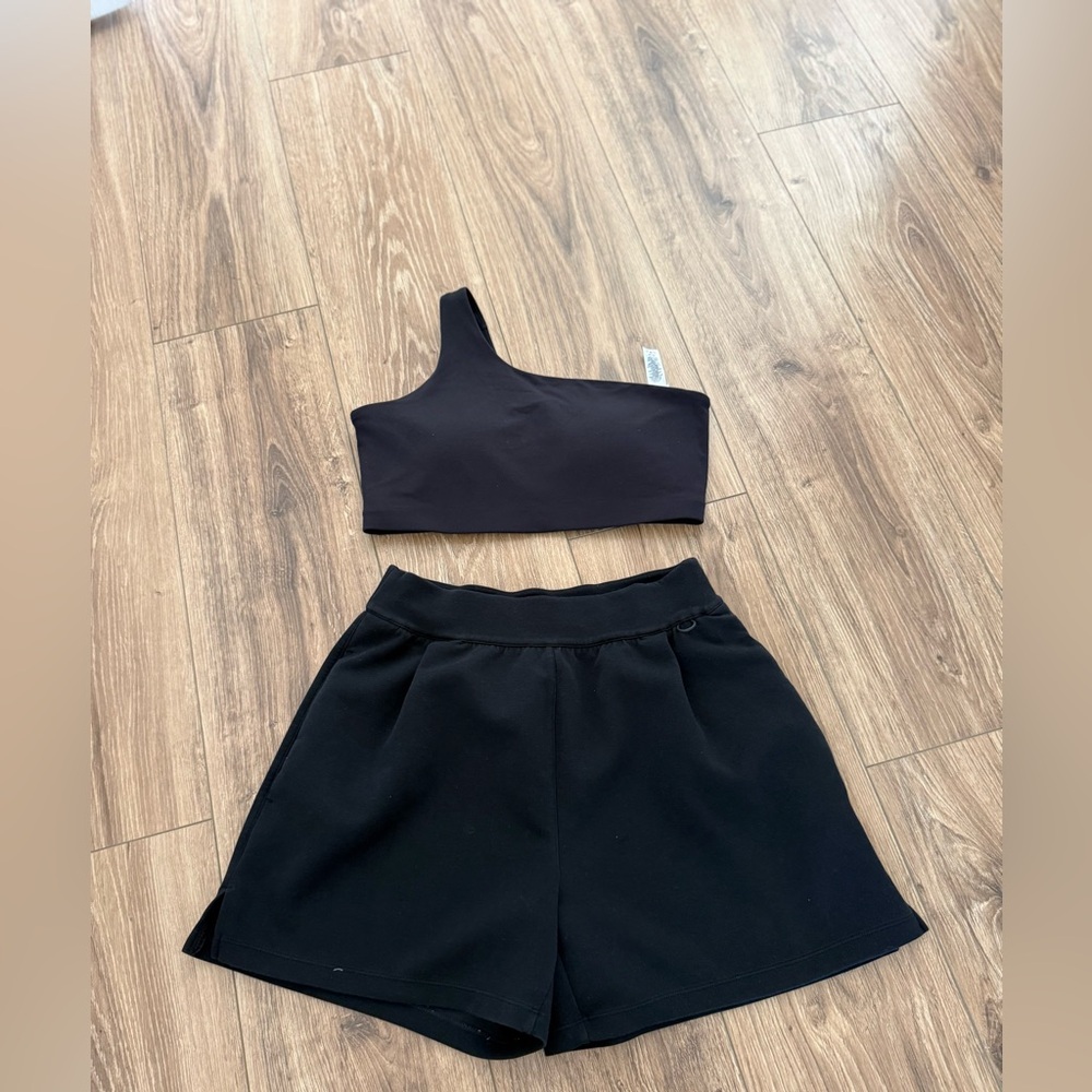 Nike sports bra and bottoms